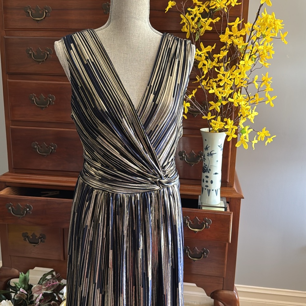 Vince Camuto Elegant Navy and Gold Supplice Dress Size 14 NWT - Picture 3 of 15